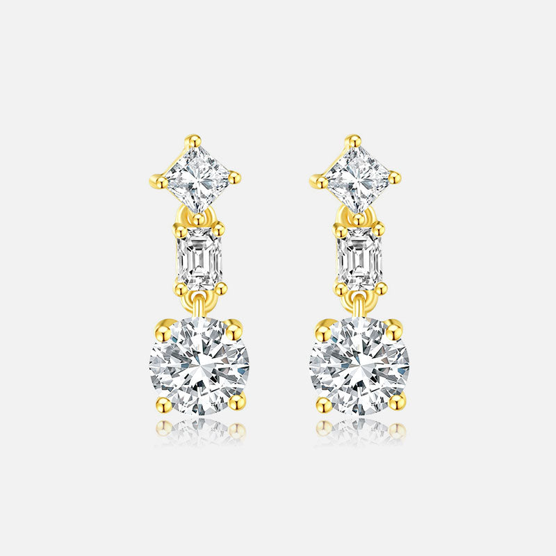 Pendientes colgantes personalizados de oro de 18 quilates con diamantes cultivados en laboratorio de talla princesa, redonda y esmeralda (2,695 CTW - DE/VS-VVS)