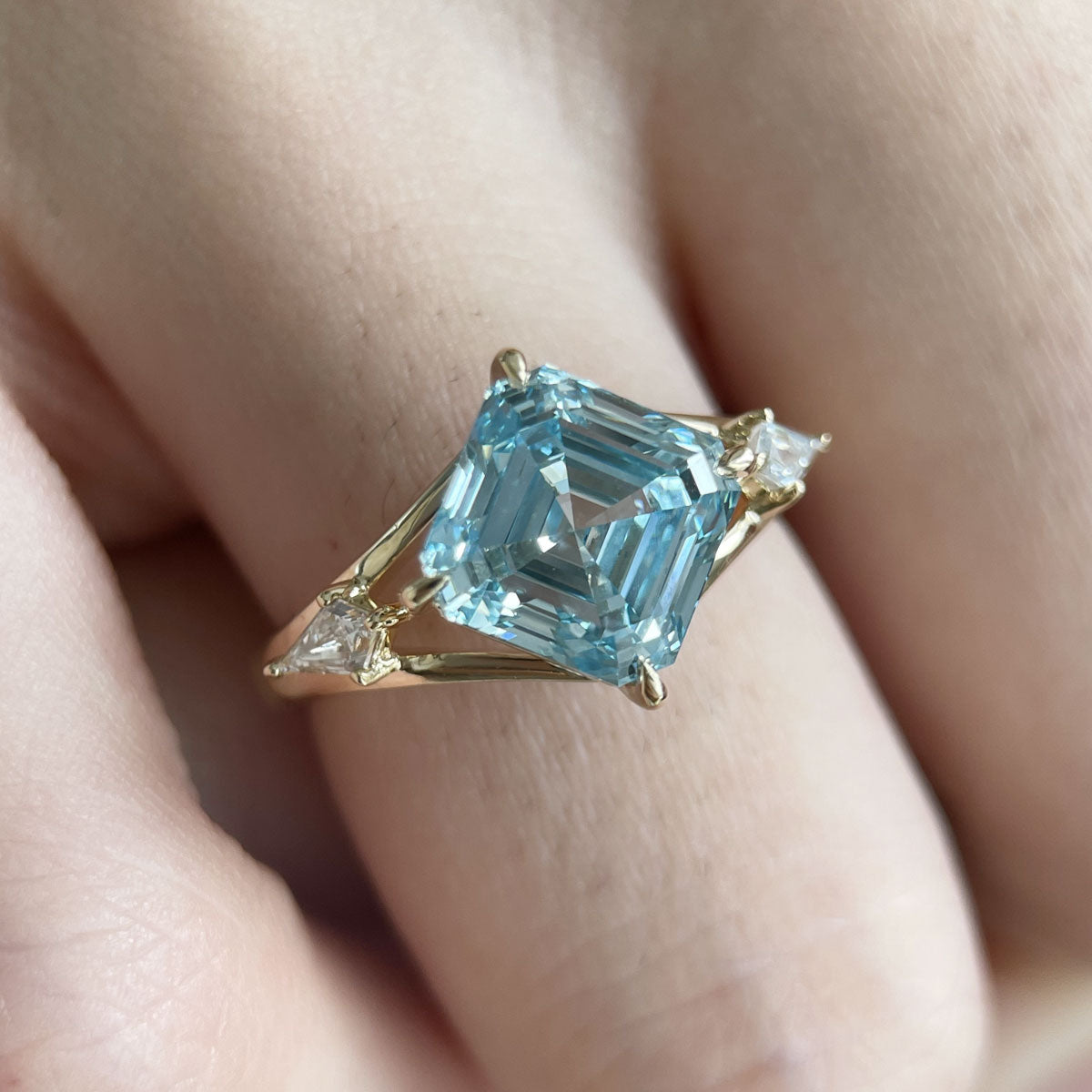 18K Yellow Gold Square Emerald Blue Diamond Engagement Ring Lab-Grown Diamond Custom Ring (2.66CTW-FB-FIB-FVB/VS-VVS)